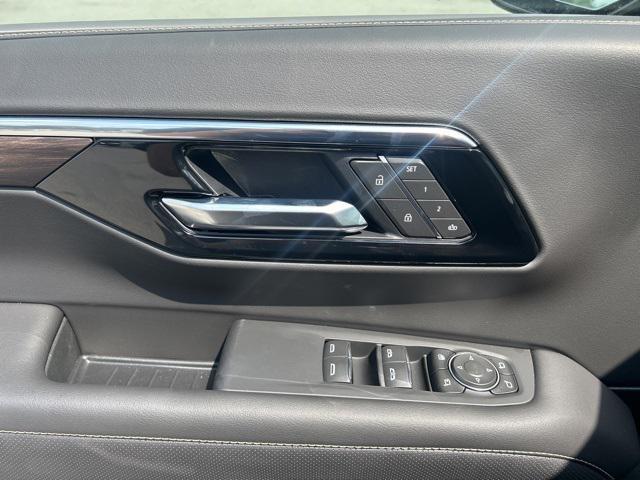new 2025 Chevrolet Tahoe car, priced at $93,275