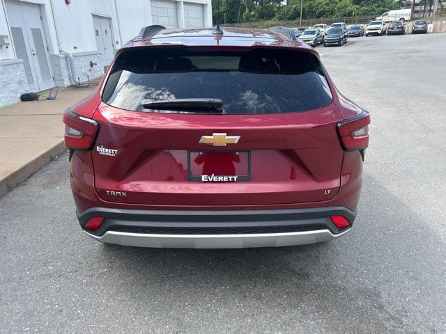 new 2025 Chevrolet Trax car, priced at $25,015