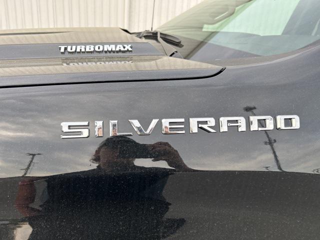 new 2025 Chevrolet Silverado 1500 car, priced at $42,213