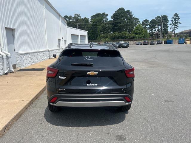 new 2025 Chevrolet Trax car, priced at $25,015