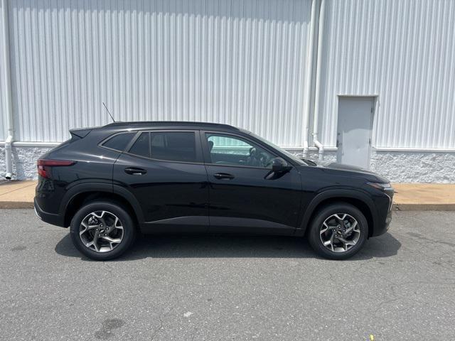 new 2025 Chevrolet Trax car, priced at $25,015