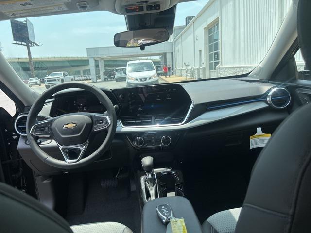 new 2025 Chevrolet Trax car, priced at $25,015