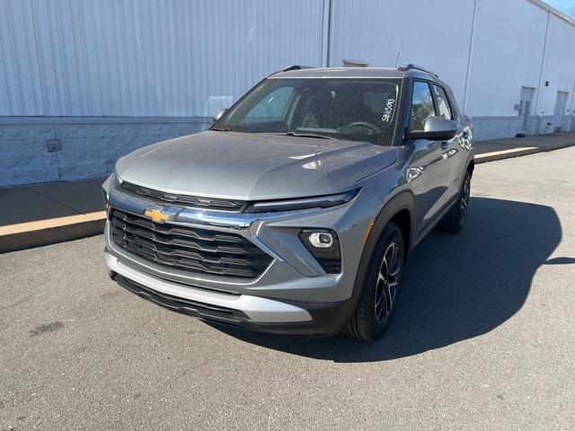 new 2025 Chevrolet TrailBlazer car, priced at $24,727