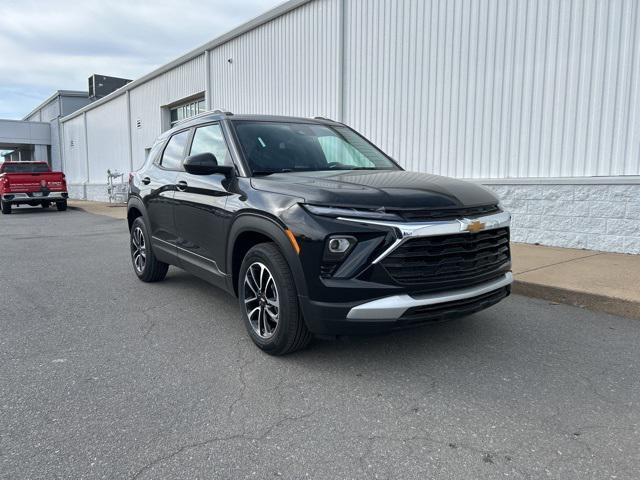 new 2025 Chevrolet TrailBlazer car, priced at $26,662