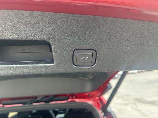 new 2025 Chevrolet Traverse car, priced at $50,450