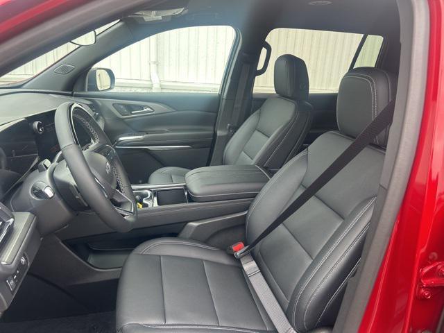 new 2025 Chevrolet Traverse car, priced at $50,450