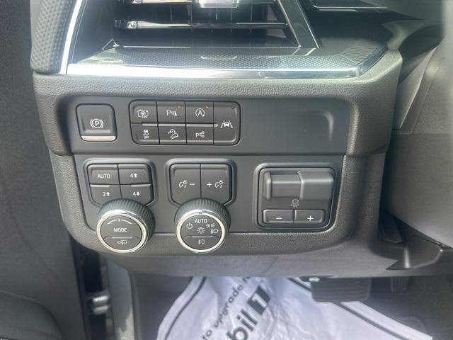 new 2025 Chevrolet Suburban car