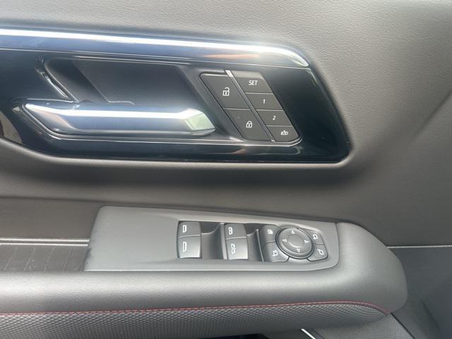 new 2025 Chevrolet Suburban car
