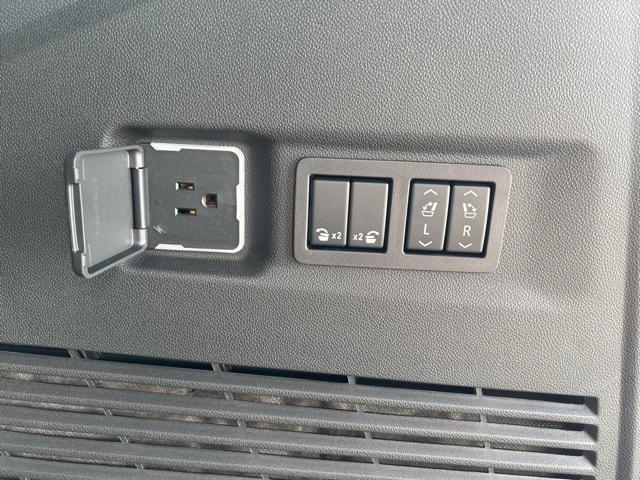 new 2025 Chevrolet Suburban car