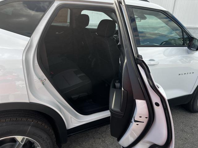 new 2025 Chevrolet Blazer car, priced at $37,320