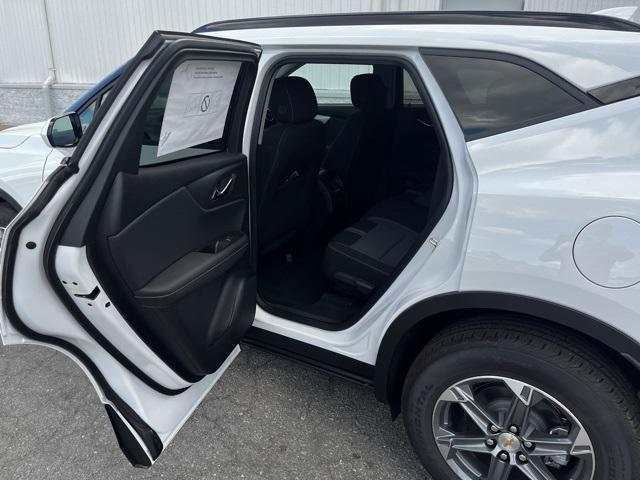 new 2025 Chevrolet Blazer car, priced at $37,320