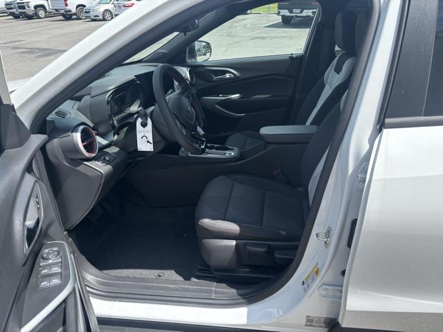 new 2025 Chevrolet Trax car, priced at $23,805
