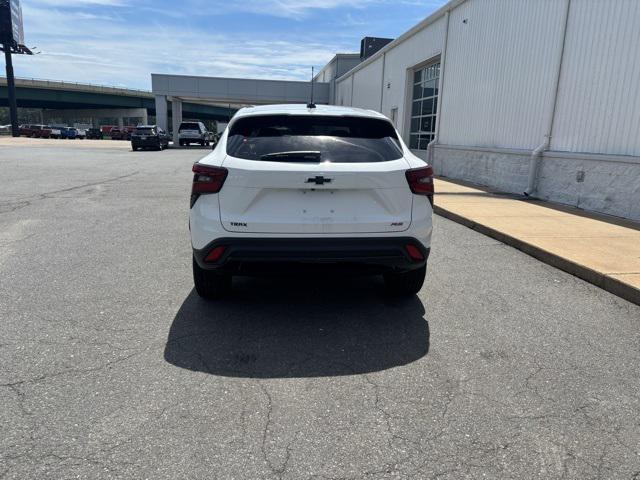 new 2025 Chevrolet Trax car, priced at $23,805