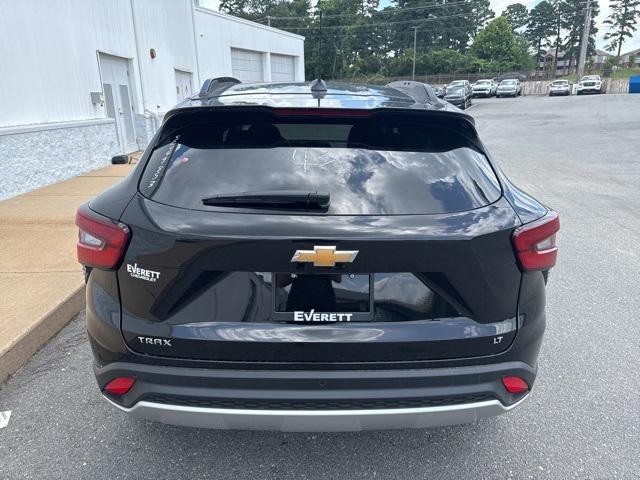 new 2025 Chevrolet Trax car, priced at $25,525