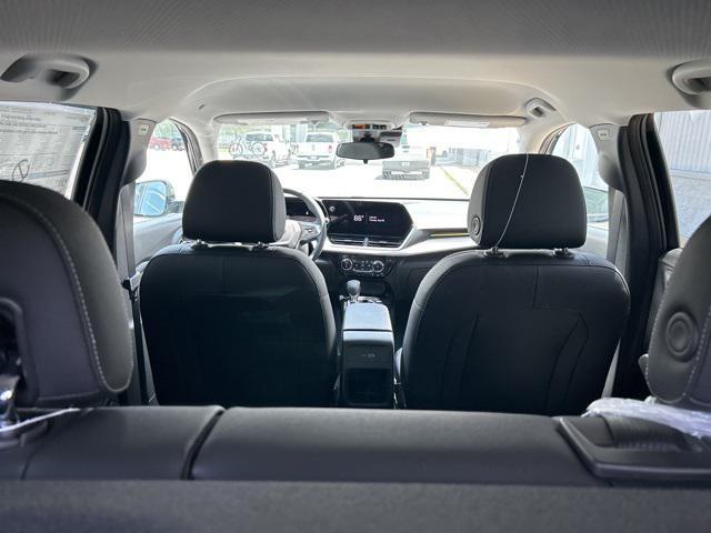 new 2025 Chevrolet Trax car, priced at $25,525