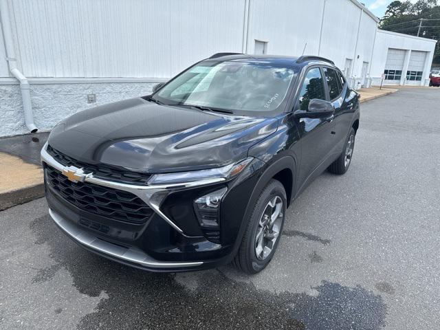 new 2025 Chevrolet Trax car, priced at $25,525