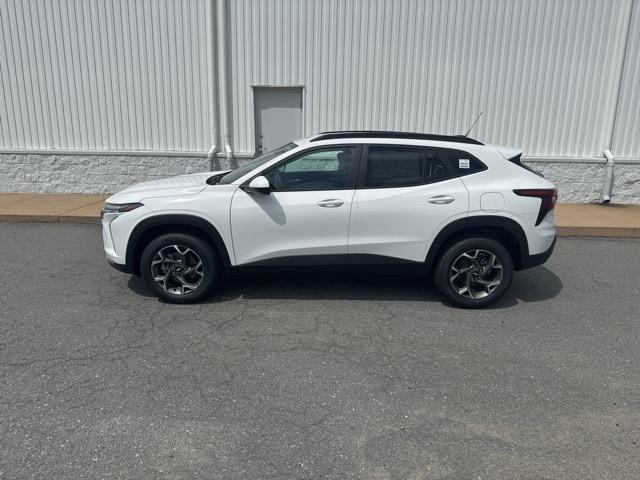 new 2025 Chevrolet Trax car, priced at $23,653