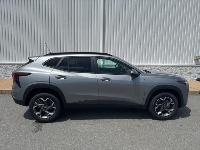 new 2025 Chevrolet Trax car, priced at $25,015
