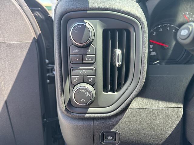 new 2025 Chevrolet Silverado 1500 car, priced at $41,942