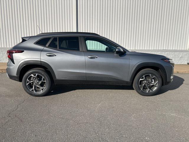 new 2025 Chevrolet Trax car, priced at $25,425