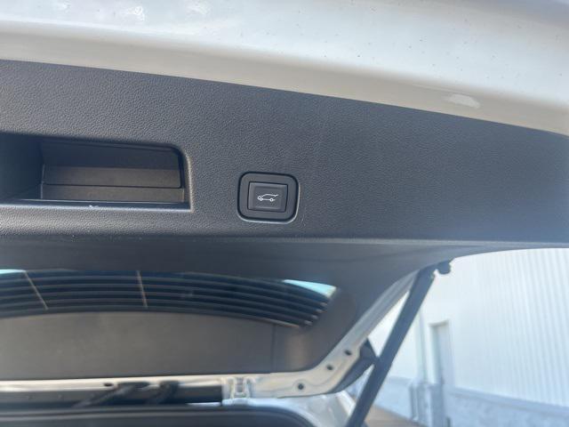 new 2025 Chevrolet Traverse car, priced at $47,670