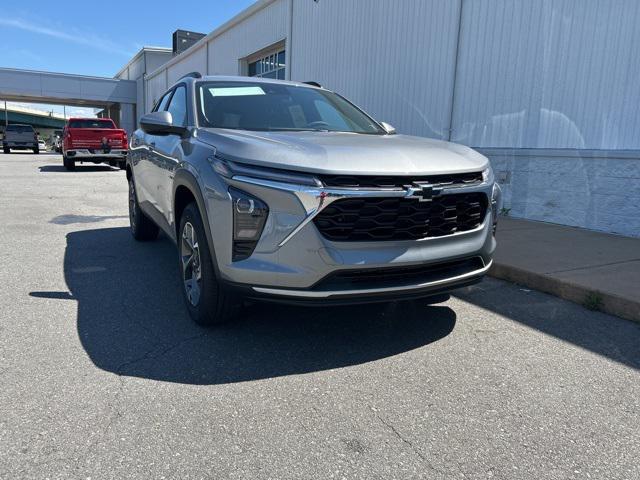 new 2025 Chevrolet Trax car, priced at $25,800