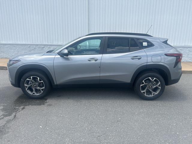 new 2025 Chevrolet Trax car, priced at $25,800