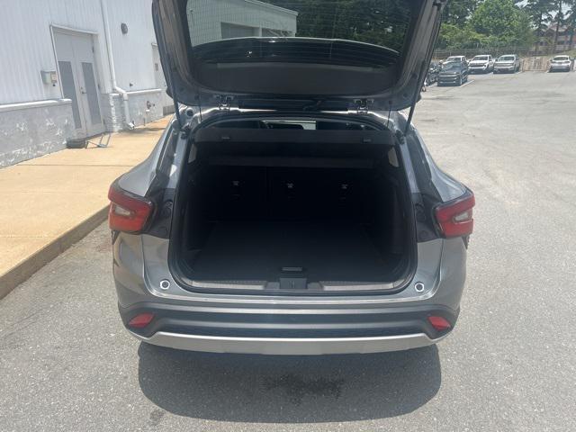 new 2025 Chevrolet Trax car, priced at $25,800