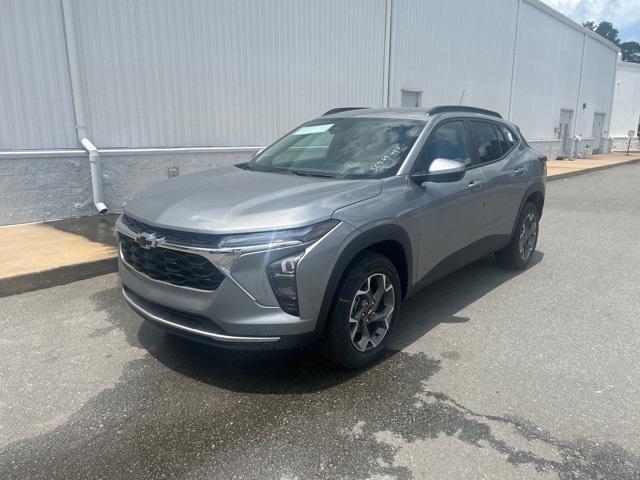 new 2025 Chevrolet Trax car, priced at $25,800