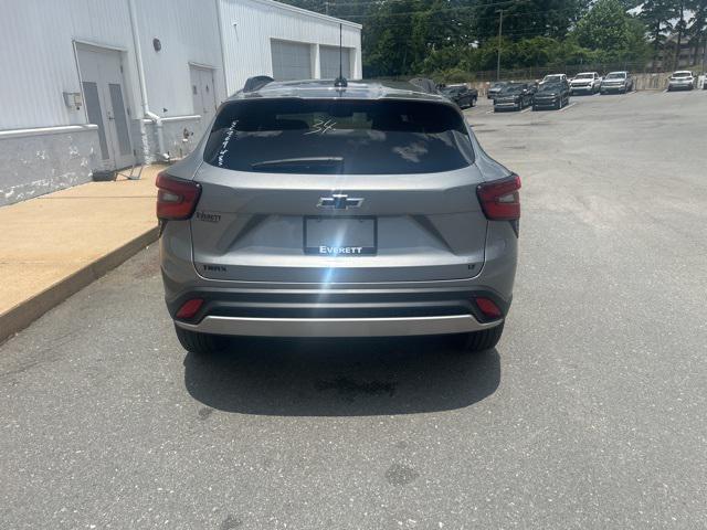 new 2025 Chevrolet Trax car, priced at $25,800