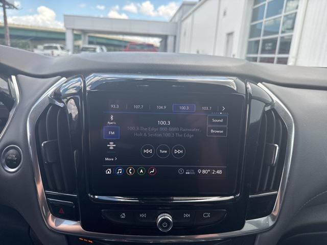 used 2021 Chevrolet Traverse car, priced at $26,004