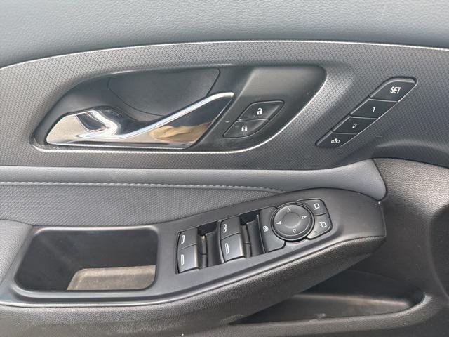 used 2021 Chevrolet Traverse car, priced at $26,004