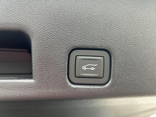 new 2025 Chevrolet Traverse car, priced at $48,665