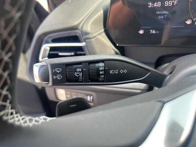 new 2025 Chevrolet Traverse car