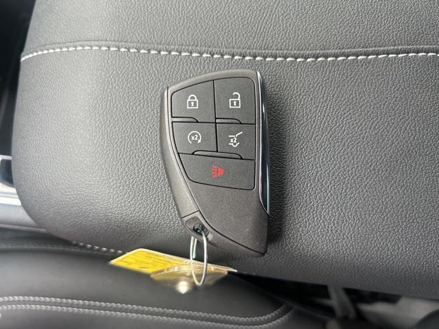 new 2025 Chevrolet Traverse car