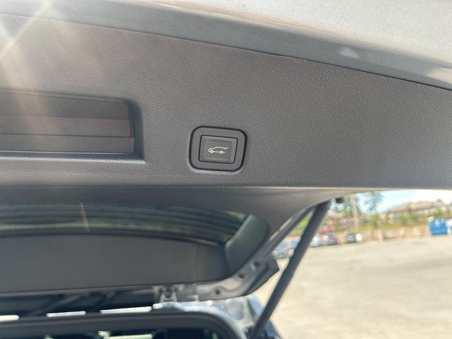 new 2025 Chevrolet Traverse car