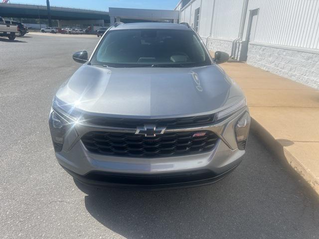 new 2025 Chevrolet Trax car, priced at $27,073