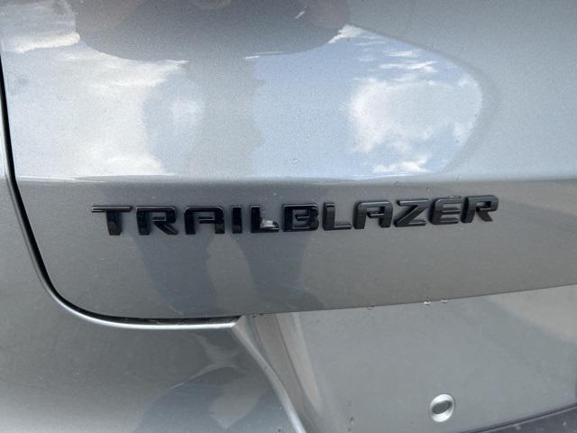 new 2025 Chevrolet TrailBlazer car, priced at $28,068