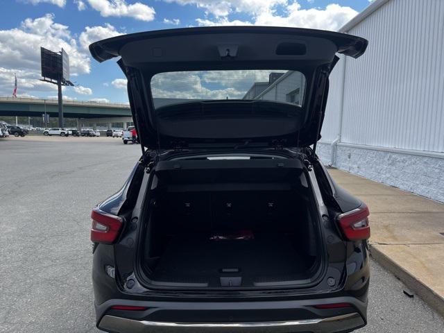 new 2025 Chevrolet Trax car