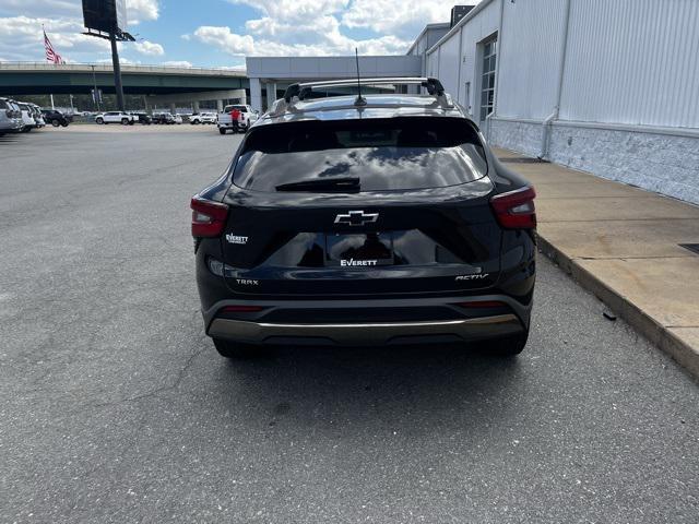new 2025 Chevrolet Trax car