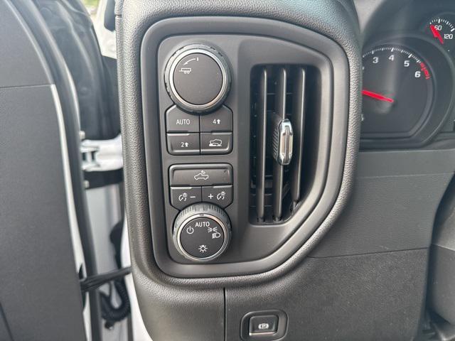 new 2025 Chevrolet Silverado 1500 car, priced at $42,123