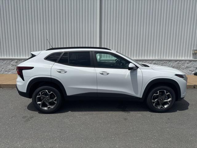 new 2025 Chevrolet Trax car, priced at $25,284