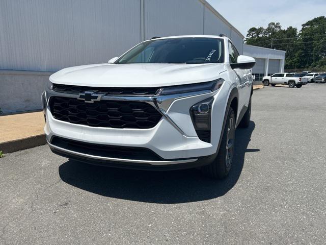 new 2025 Chevrolet Trax car, priced at $25,800