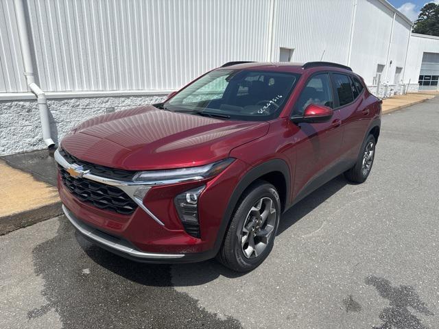 new 2025 Chevrolet Trax car, priced at $25,525