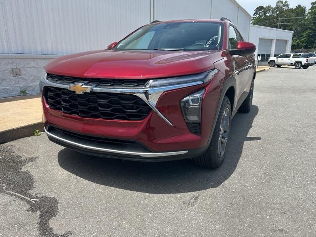new 2025 Chevrolet Trax car, priced at $25,525