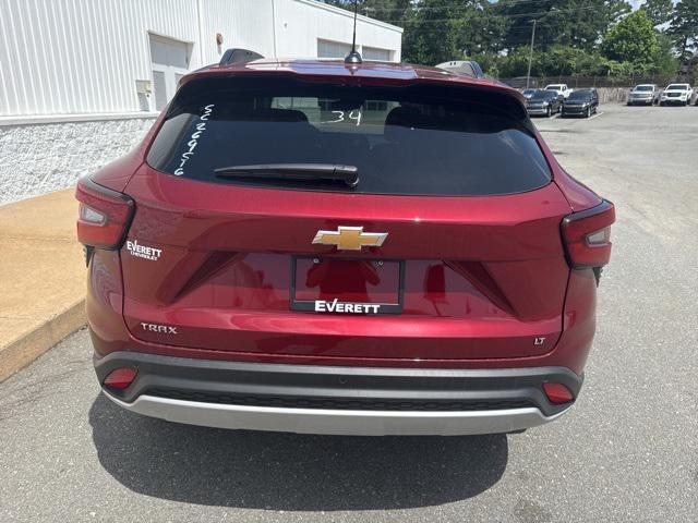 new 2025 Chevrolet Trax car, priced at $25,525