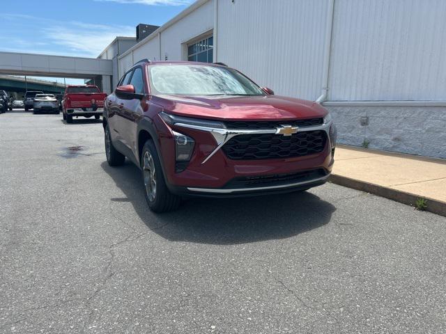 new 2025 Chevrolet Trax car, priced at $25,525