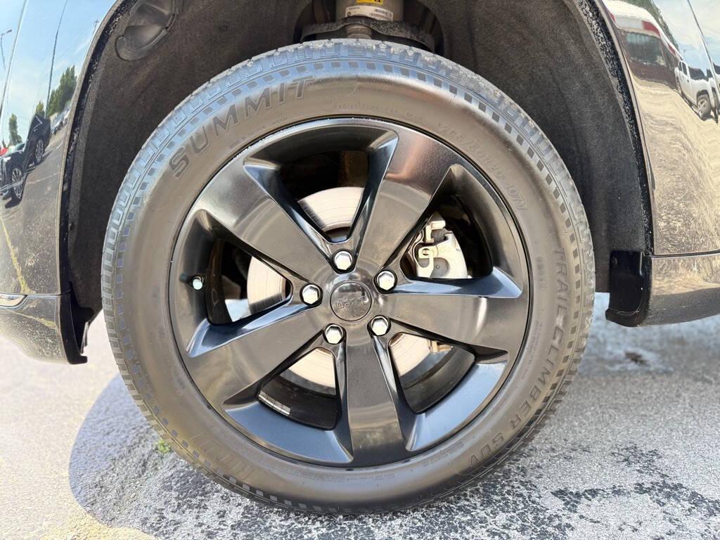 used 2015 Jeep Grand Cherokee car, priced at $16,998