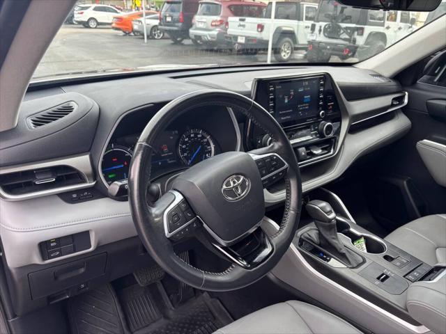 used 2021 Toyota Highlander Hybrid car, priced at $23,998