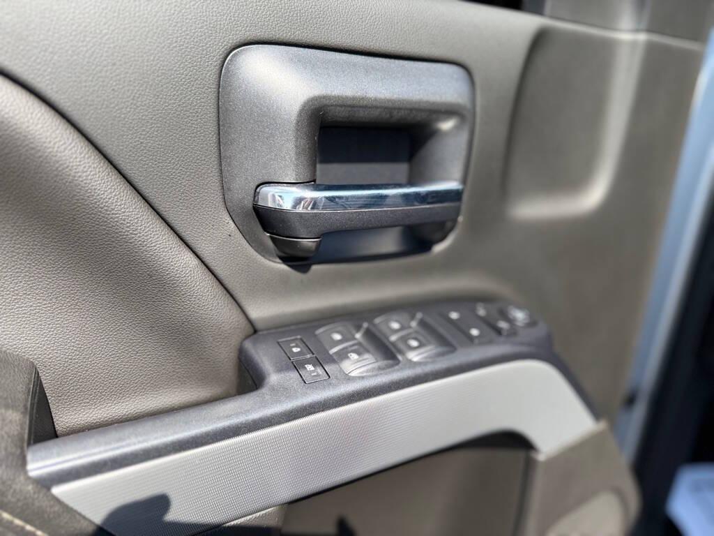 used 2018 Chevrolet Silverado 1500 car, priced at $28,998